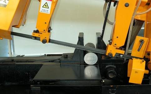 熊口镇数控带锯床自动送料精度会出现偏差吗？